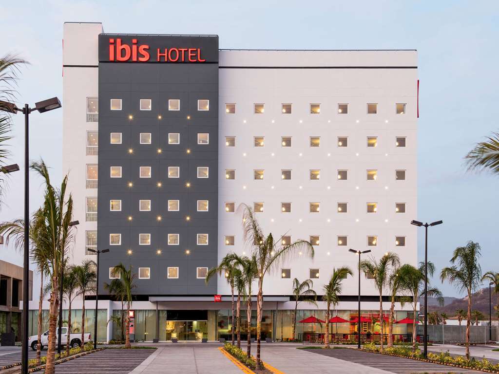 Ibis Mazatlan Marina Hotel Buitenkant foto